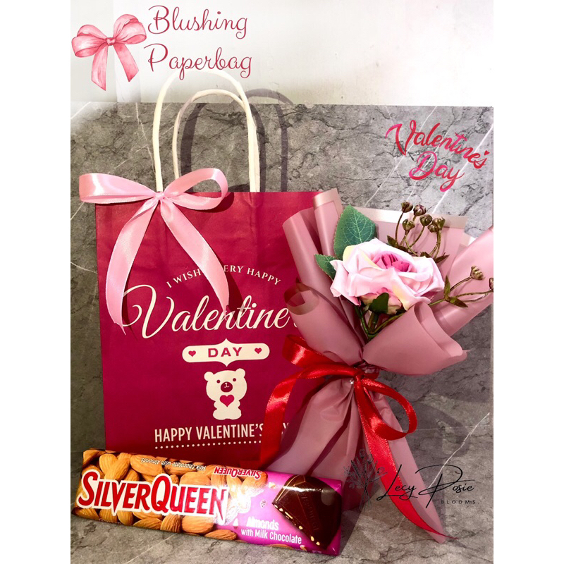

buket hampers coklat valentine/bloombox valentine/bouquet valentine flower & chocolate silverqueen/paperbag valentine