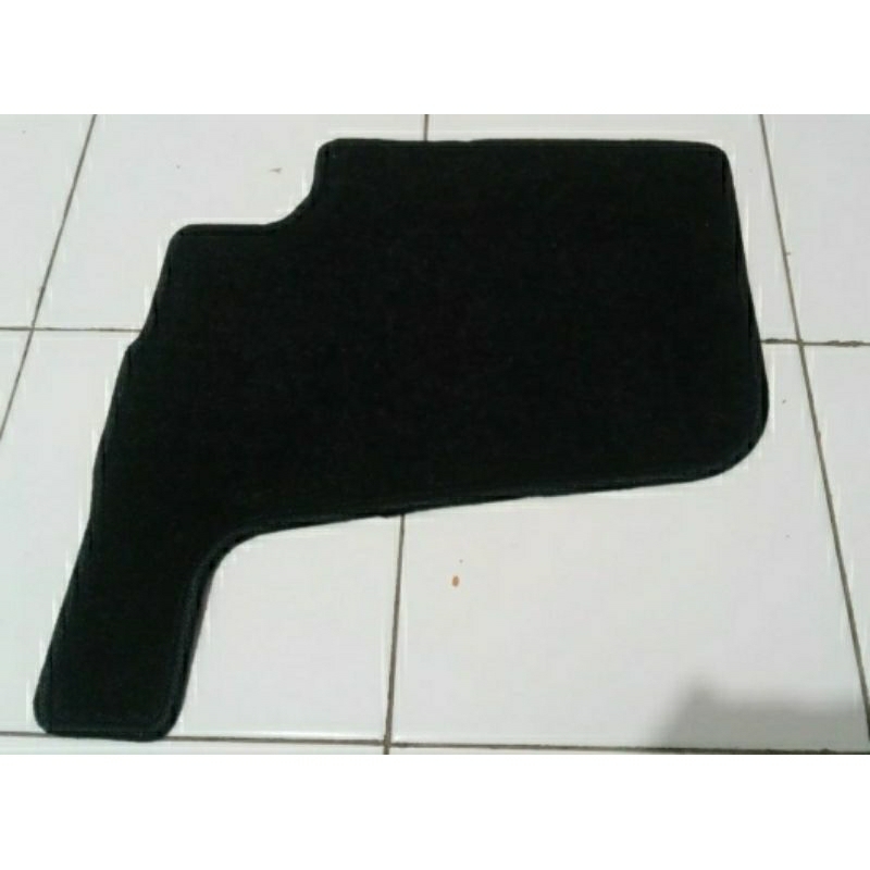 Karpet Mobil Xenia Avanza baris ke 2 bagian kiri ORI 2017-2021