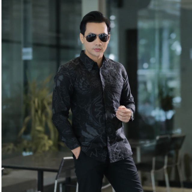 Kemeja Batik Pria Lengan Panjang Hitam MAHKOTA ABU Bahan Katun halus Slimfit Outfit Keren Cowok