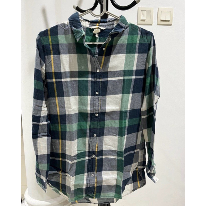 Kemeja kotak-kotak hijau hnm