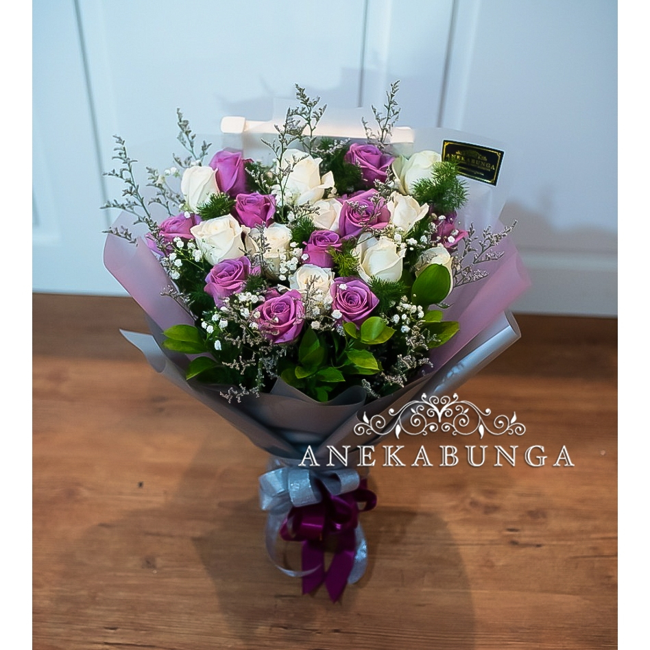 Rangkaian Buket Bunga Mawar Ungu Pink Asli Purple Rose Flower Bouquet Kado Valentine Bucket Wedding 