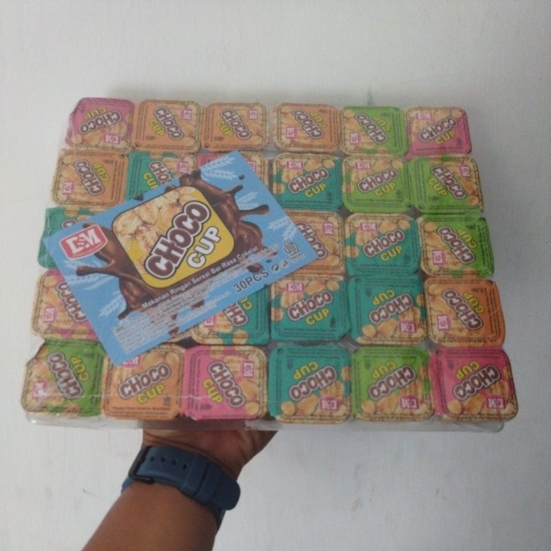 

cokelat chocho cup dengan sereal dan toping susu isi 30 pcs