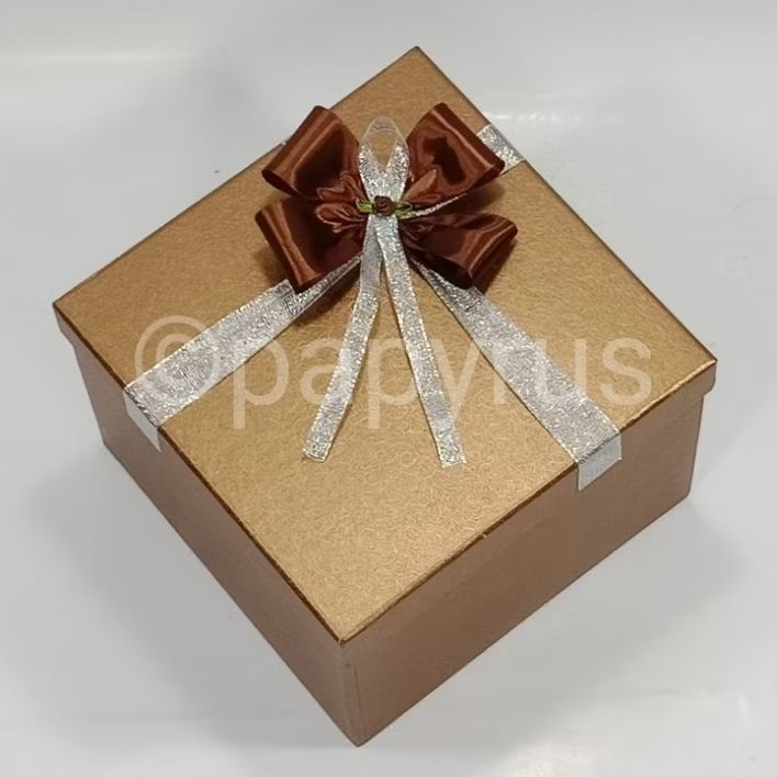 

PAPYRUS 20x20 Tinggi 15cm Kotak Kado Gift Box Hadiah V1