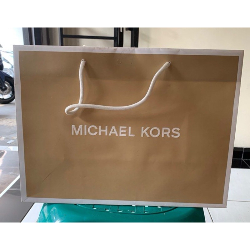 

Paper Bag Michael Kors