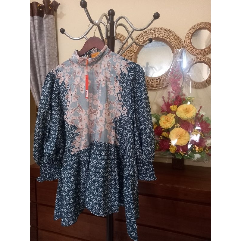 BAJU BLOUSE VIOLA NADA PUSPITA SHIRT SIZE  M (NWT)