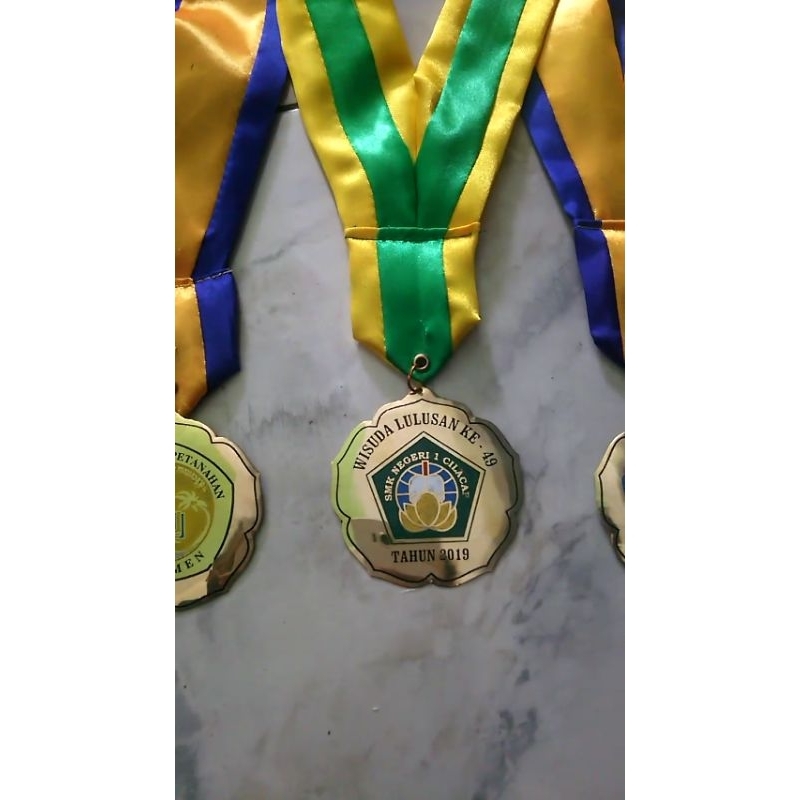 #samir wisuda#medali kelulusan