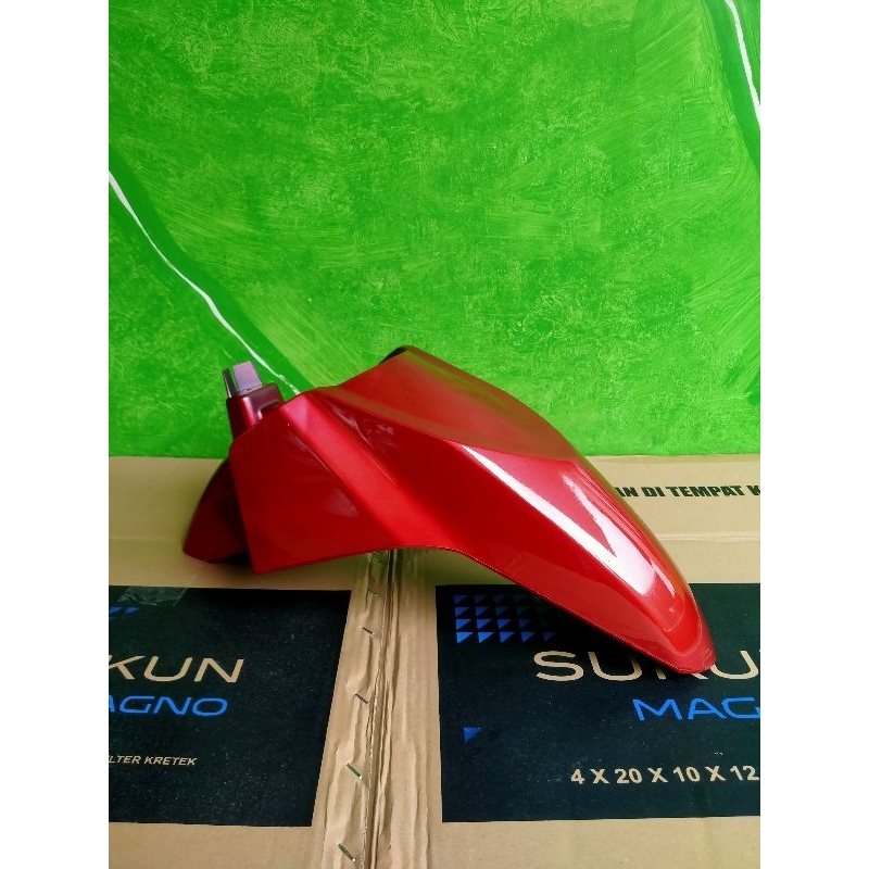 Slebor spakbor depan Vario 125 merah