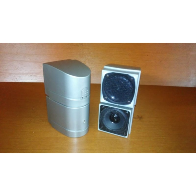 Speaker Satelit like Bose  Juse  Driver 3 Inc 20 watt Stereo Silver Limited Qty NewM