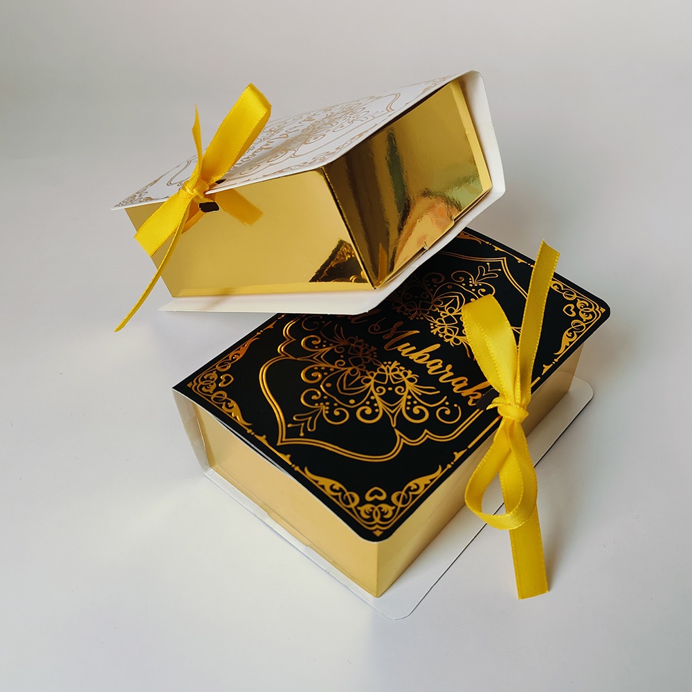 

Paperbox Idul Fitri Eid Mubarak Berbentuk Buku Alquran Pita