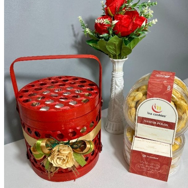 

Hampers Ina Cookies Toples Reguler Keranjang Rotan Kue kering Premium Parcel bingkisan Lebaran Jakarta Ready Stock