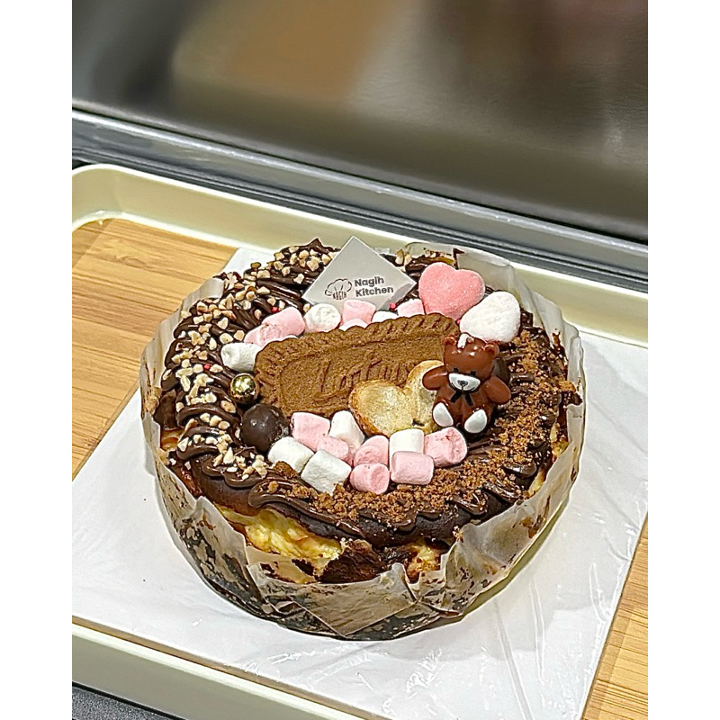 

hampers valentine gift • basque burnt cheesecake