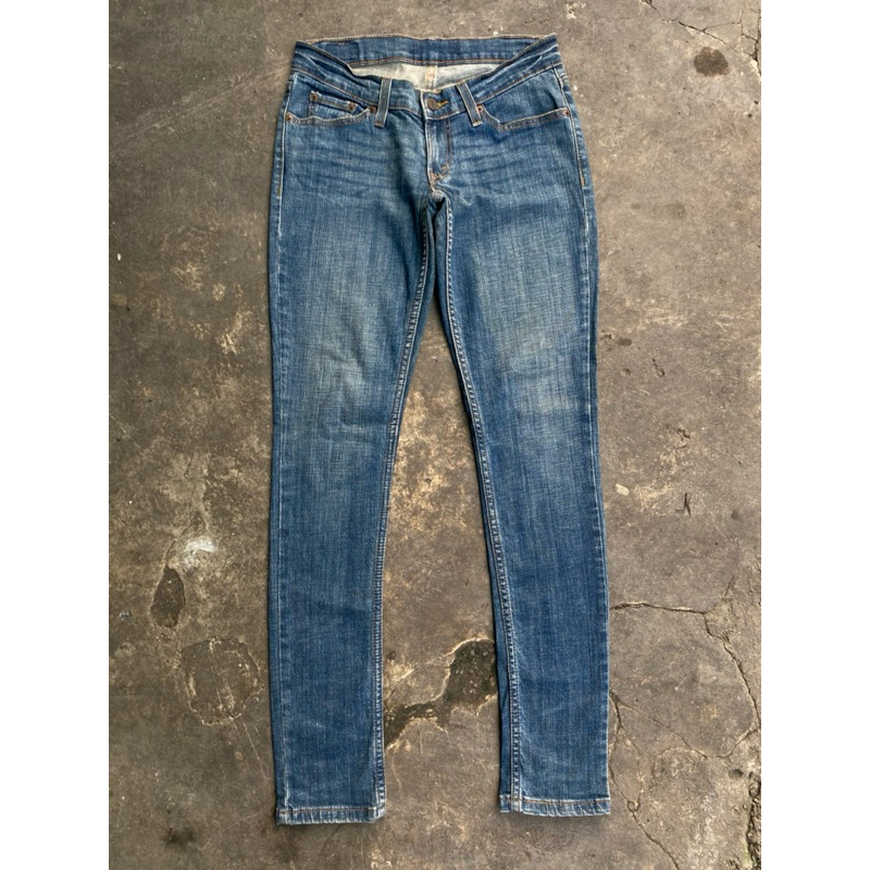 CELANA LEVIS JEANS SECOND