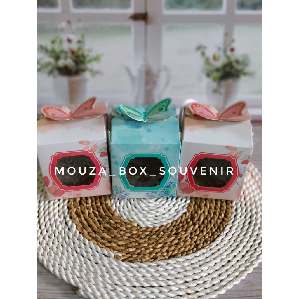 

( ISI 50PCS ) BOX KEMASAN UNTUK GELAS PLASTIK MOTIF CANTIK FREE TALI KUR