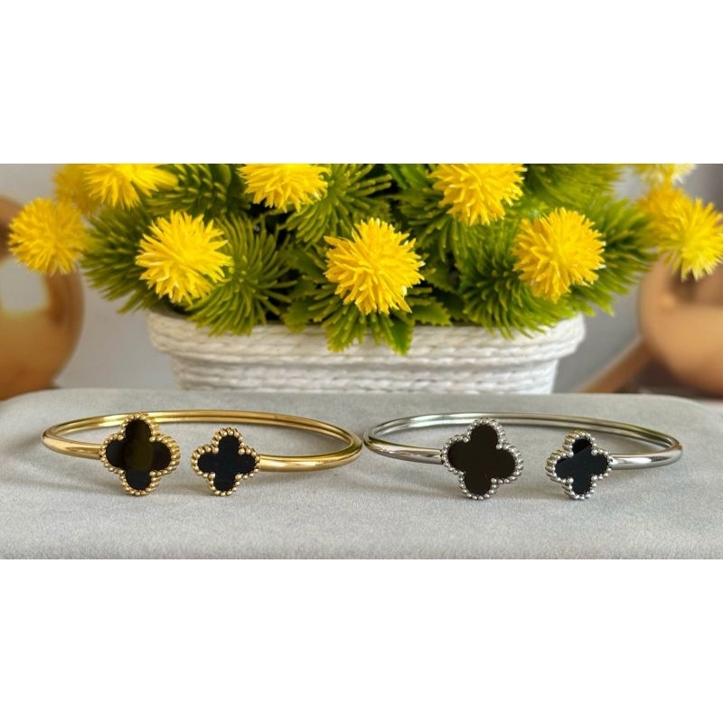 Gelang bangle titanium clover