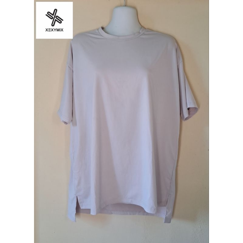 [PRELOVED/THRIFT] XEXYMIX BIG LOGO KAOS T-SHIRT OVERSIZED ATASAN SPORT OLAHRAGA WANITA BIG LOGO WARN