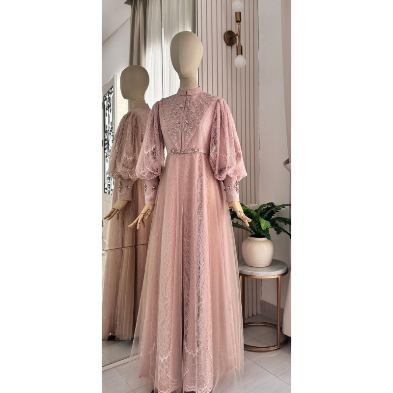 Ilona dress by sanic Alexander