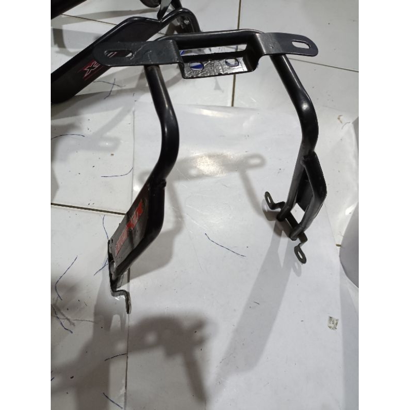 BREKET PLAT NOMOR AEROX PLUS BREKET LAMPU TEMBAK