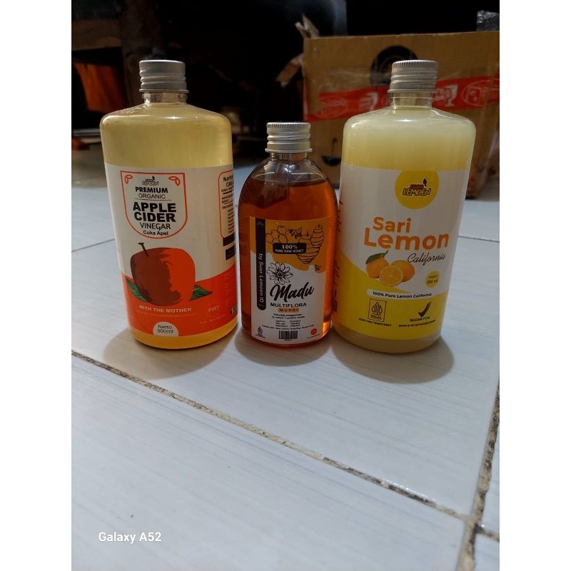 

PAKET DIET SEHAT || CUKA APEL 500 ML SARI LEMON 500 ML PLUS MADU MULTIFLORA 350 ML BY SUUR LEMOEN ||MADU ASLI TANPA CAMPURAN