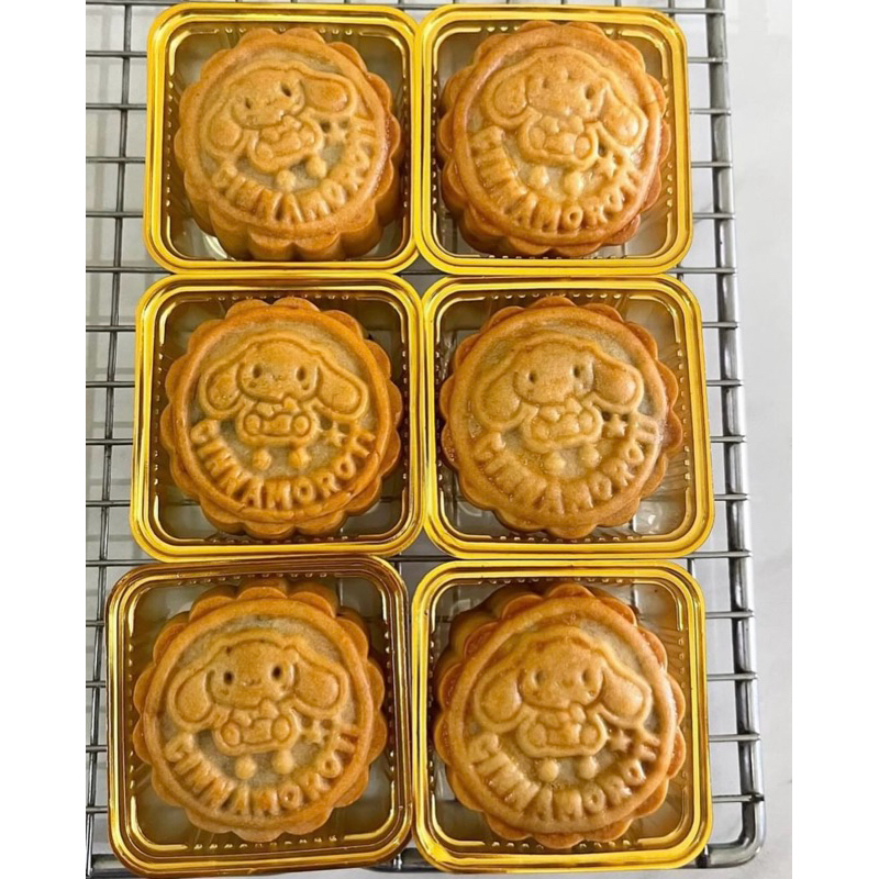 

SANRIO MOONCAKE / TONG JU PIA (HALAL)