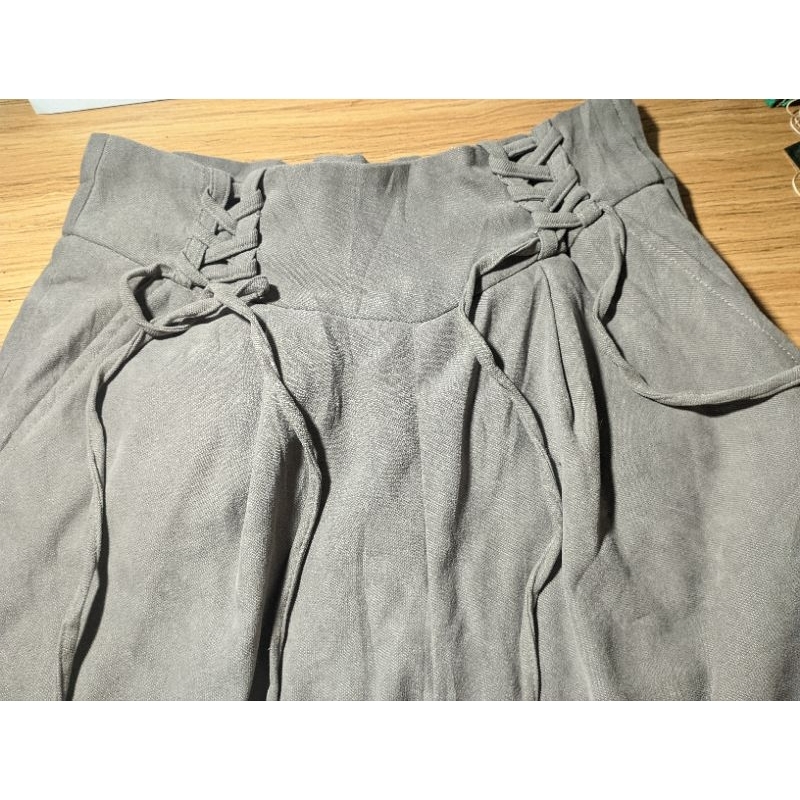 PRELOVED celana bahan Polyester tebal