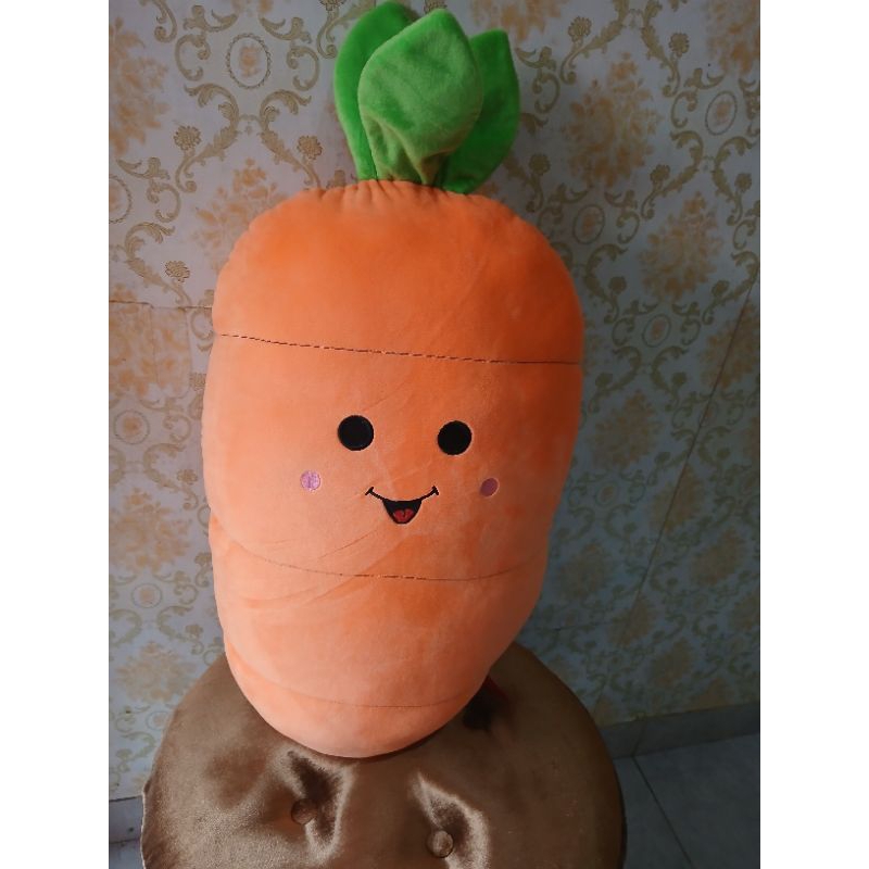 BONEKA BESAR WORTEL ORIGINAL BEST CARROT Miniso