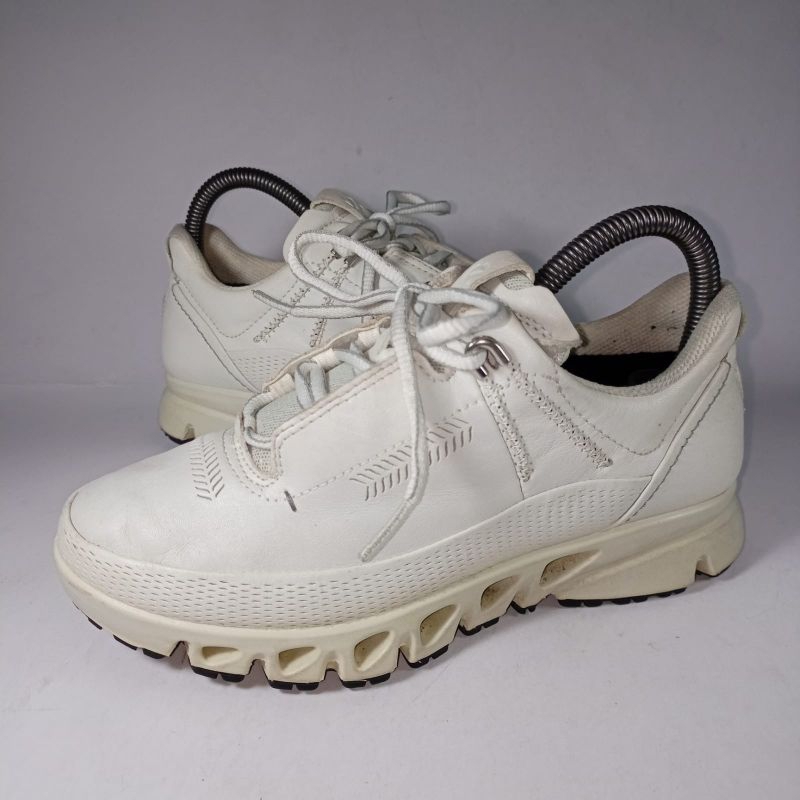 Ecco Goretex original leather sneaker 35 size woman shoes