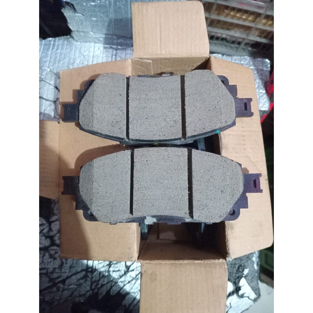 kampas rem depan innova reborn akebono