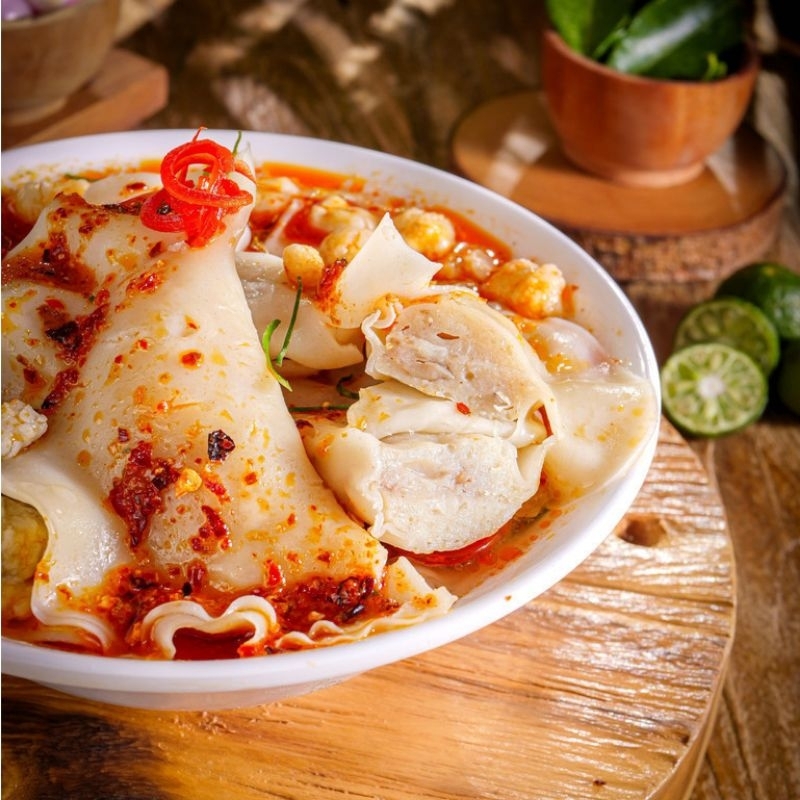 

WONTON/ PANGSIT KUAH 5 PCS PEDAS DENGAN CHILI OIL