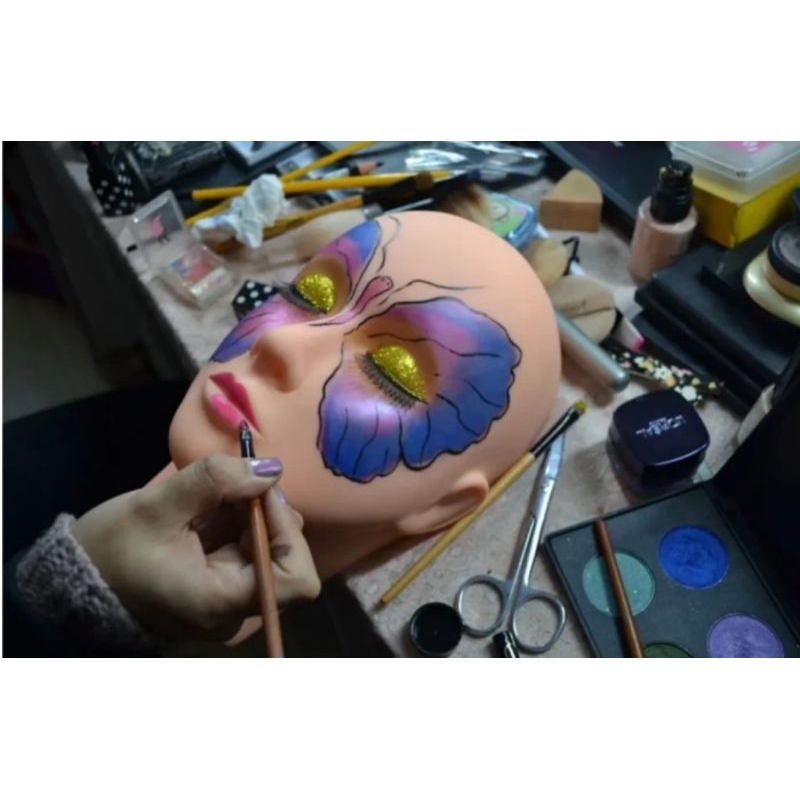 Boneka Untuk latihan makeup /manekin kepala untuk make up /manekin silikon bisa di makeup