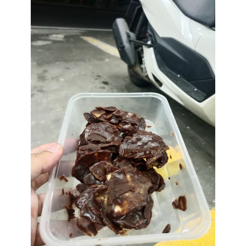 

KERIPIK PISANG COKLAT LUMER HARGA PROMO.. JAJANAN VIRAL