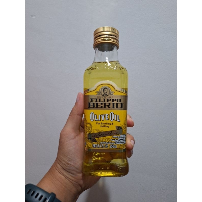 

Sale Olive Ori Oil 250ml Minyak zaitun Filippo Berio for sauteing & grilling