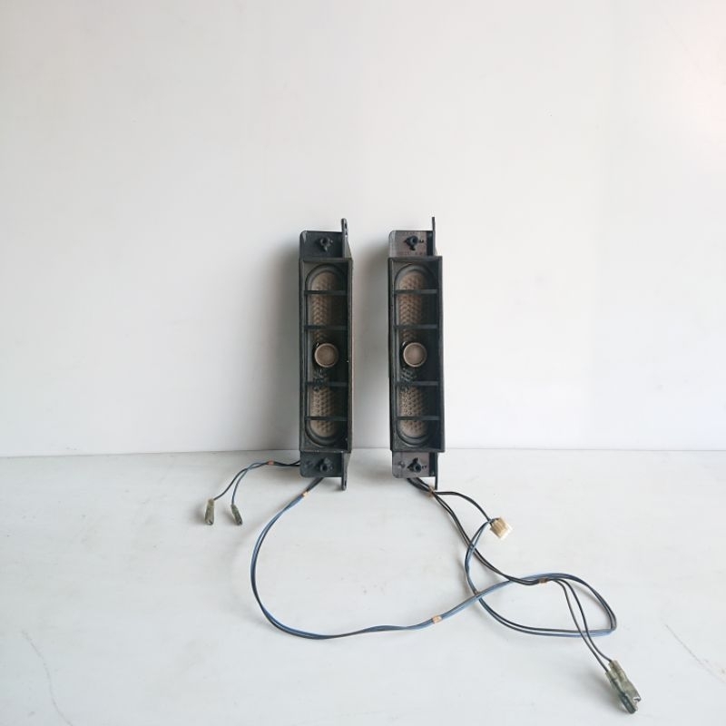 1 SET SPEAKER TV LG 42 INCH MODEL 42LG30RA-TA 8 OHM 10 WATT 42LG30RA 42LG30R 42LG30