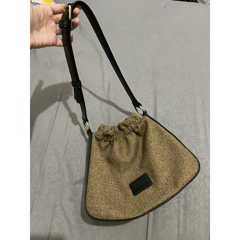 preloved levaya bag