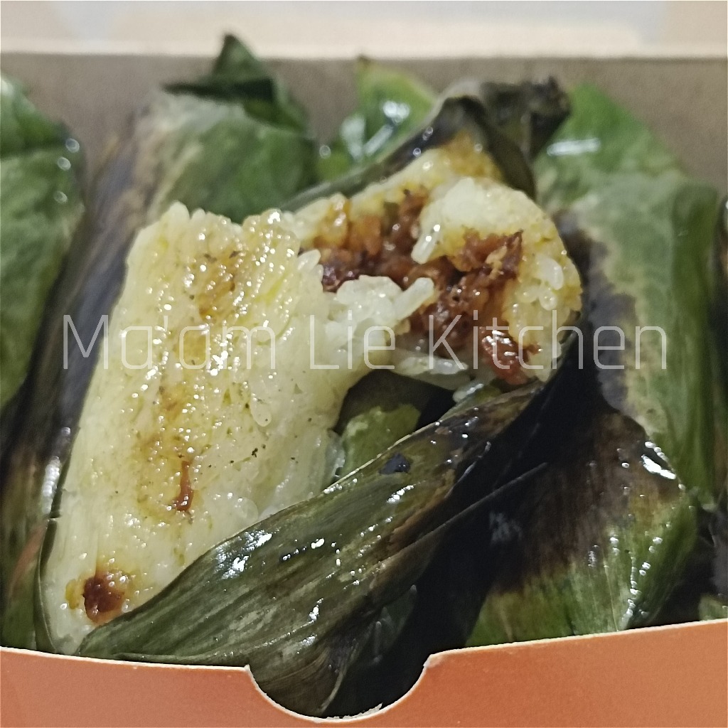 

Pengkang Ebi / Lemper Ebi Khas Kalimantan