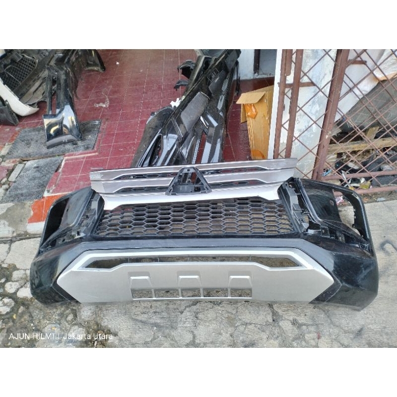 bemper depan pajero 2023