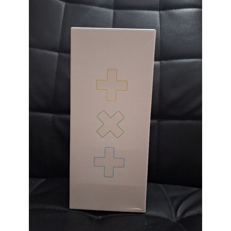 official lightstick txt tomorrow by together v.1 (PRELOVED) + read desc
