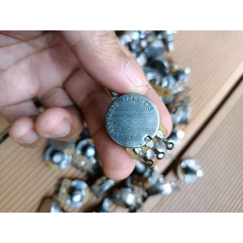 Potensio CTS 500K Gitar dan Bass A500K