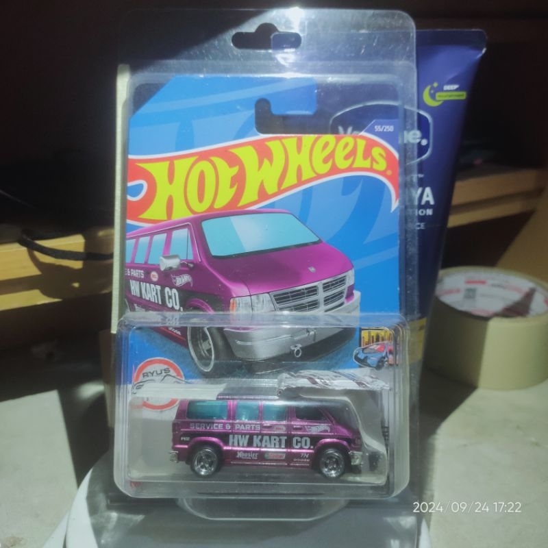 hot wheels dodge van super treasure hunt