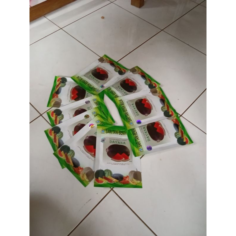 Benih Semangka Non biji Dayana F1 (Tahan Virus) isi 20 Gram 300 butir (Kadaluarsa 2026) Warna Hijau 