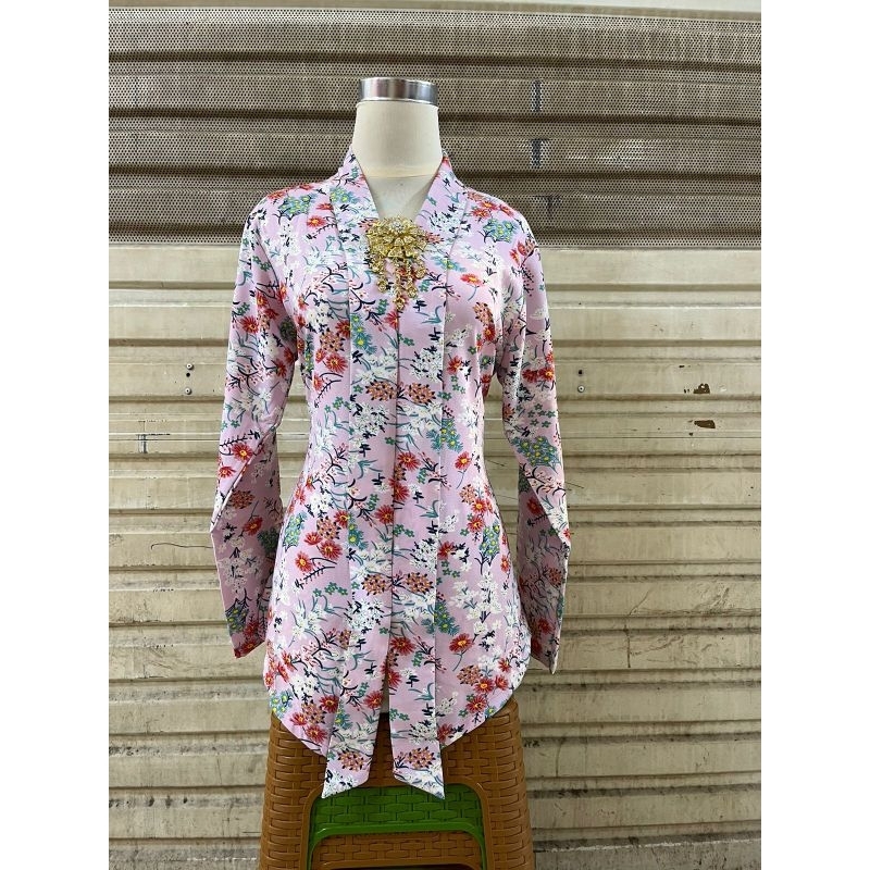 Kebaya kartini motif bunga