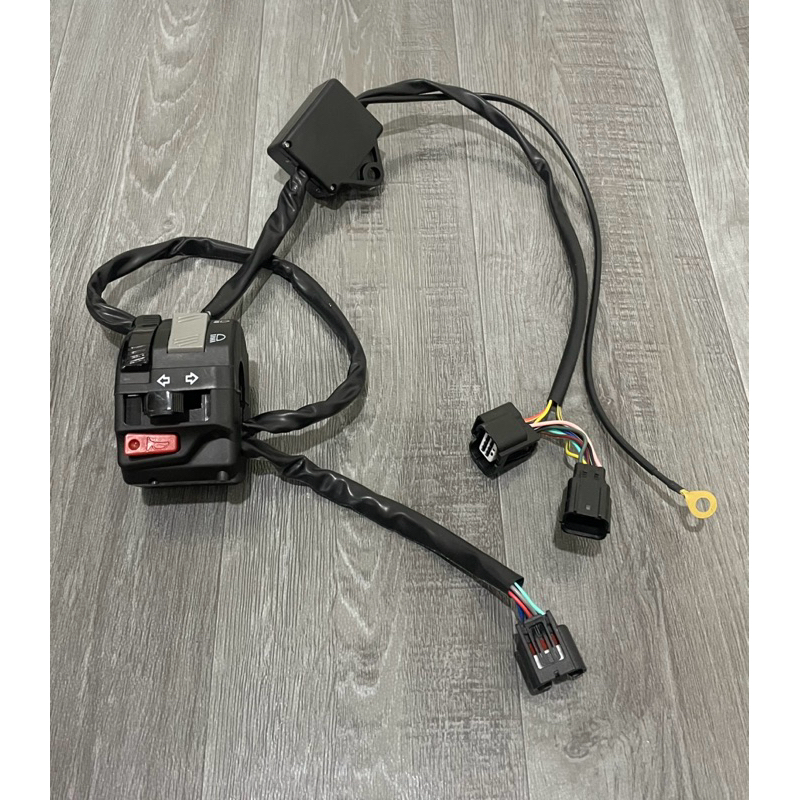 SAKLAR HOLDER KIRI VIXION OLD PNP VARIO 125 VARIO 150