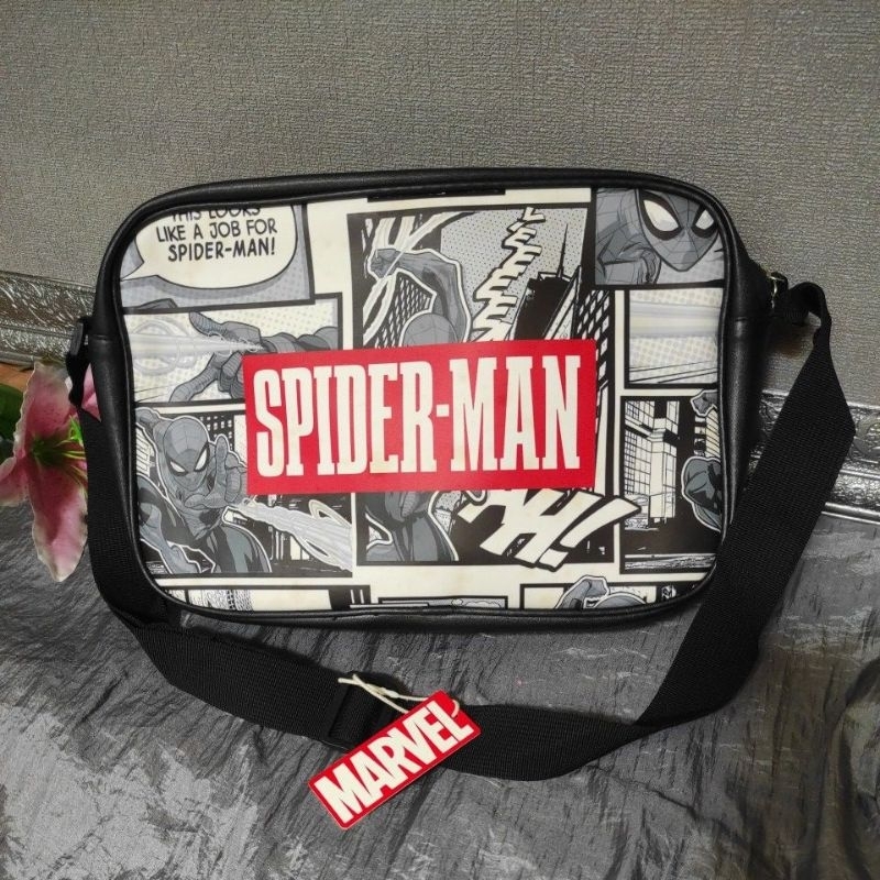 Slingbag Edisi MARVEL Miniso