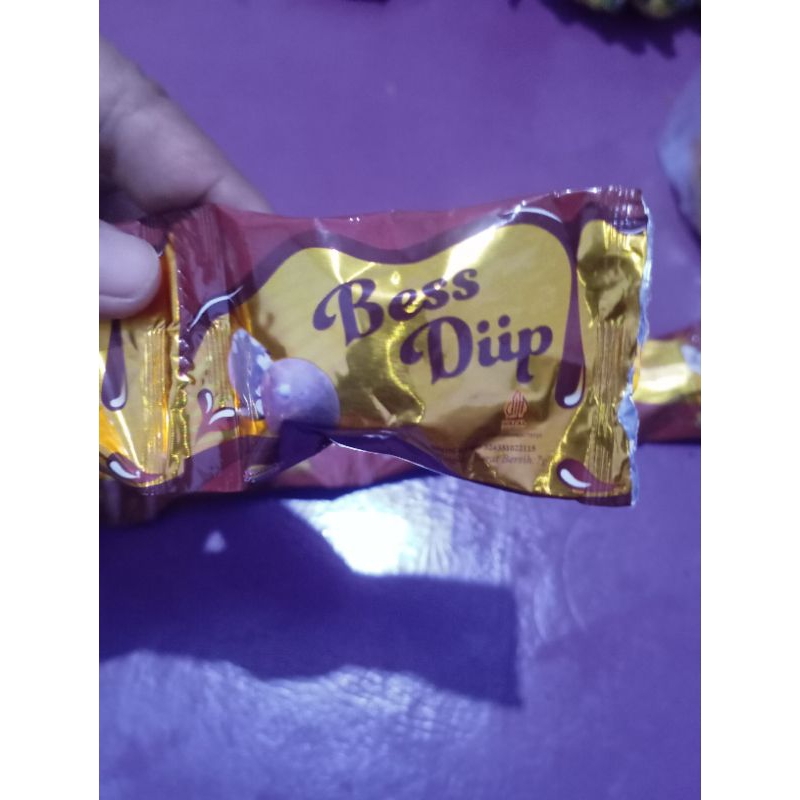 

cokelat bess diip serenceng/coklat compound crispy ball