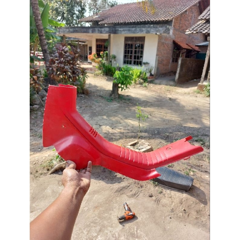 Dek Tengah Leksil Honda Astrea Grand Original Warna Merah GN5