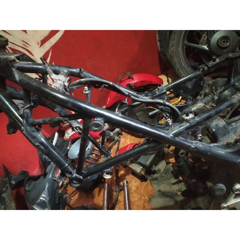 rangka honda cb150r old