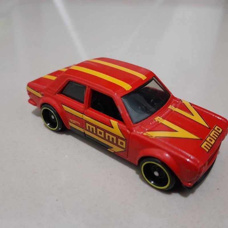 hot wheels datsun 510 bluebird sedan momo merah