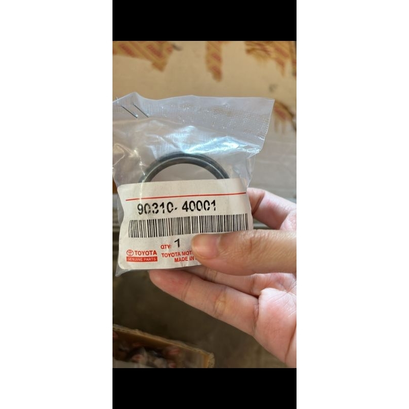 sil roda belakang luar Dutro 90310-40001