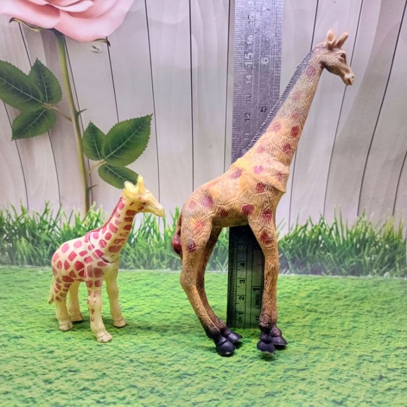 Lot 2 Figure Hewan Jerapah Induk dan Anak Pajangan Diorama