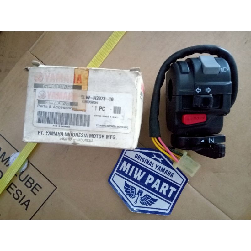 HOLDER SAKLAR KIRI YAMAHA NOUVO AT LELE 2001 2002 ORIGINAL YGP (5LW-H3973-10)