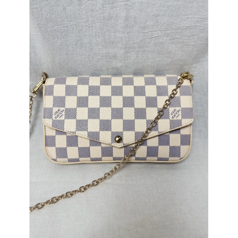 TAS LV* FELICE POCHETTE AZUR PRELOVED BAG